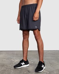 5 Yogger Stretch Elastic Waist Shorts 17" Black V201TRYS RVCA