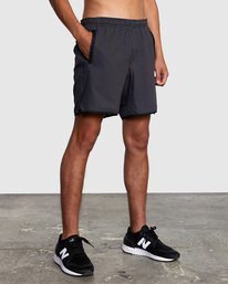 6 Yogger Stretch Elastic Waist Shorts 17" Black V201TRYS RVCA