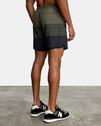 6 Yogger Stretch Elastic Waist Shorts 17" Black V201TRYS RVCA