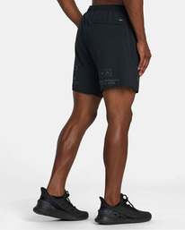 4 Yogger Stretch Elastic Waist Shorts 17" Black V201TRYS RVCA