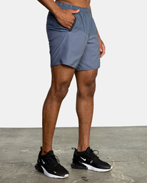 6 Yogger Stretch Elastic Waist Shorts 17" Black V201TRYS RVCA