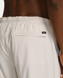 8 Yogger Stretch Elastic Waist Shorts 17" Brown V201TRYS RVCA