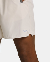 9 Yogger Stretch Elastic Waist Shorts 17" Brown V201TRYS RVCA