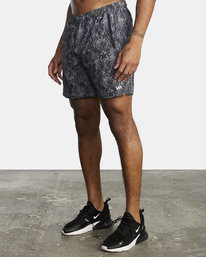 4 Yogger Stretch Elastic Waist Shorts 17" Grey V201TRYS RVCA