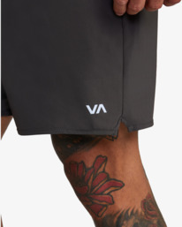 4 YOGGER STRETCH ATHLETIC SHORTS 17" Grey V201TRYS RVCA