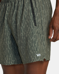 2 Yogger Stretch Elastic Waist Shorts 17" Beige V201TRYS RVCA