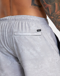 10 Yogger Stretch Elastic Waist Shorts 17" White V201TRYS RVCA