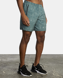 6 Yogger Stretch Elastic Waist Shorts 17" White V201TRYS RVCA