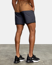 4 Yogger IV Elastic Waist Shorts 17" Brown V2091YGR RVCA