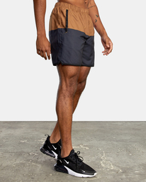 5 Yogger IV Elastic Waist Shorts 17" Brown V2091YGR RVCA