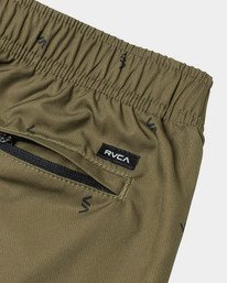 4 Yogger IV Elastic Waist Shorts 17" Brown V2091YGR RVCA