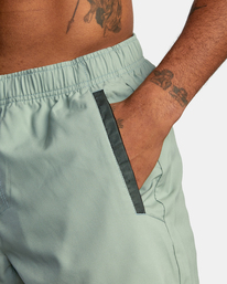 6 Yogger IV Elastic Waist Shorts 17" Green V2091YGR RVCA
