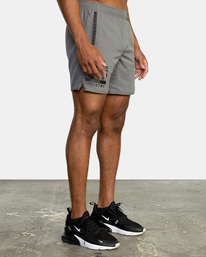8 Yogger IV Elastic Waist Shorts 17" Black V2091YGR RVCA