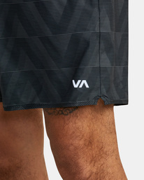 3 Yogger IV Elastic Waist Shorts 17" Black V2091YGR RVCA