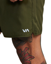 4 YOGGER IV ATHLETIC SHORTS 17" Green V2091YGR RVCA