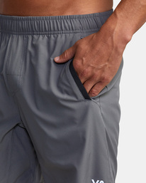 12 VA Sport Yogger IV - Performance-Shorts für Männer Grau Z4WKMHRVF1 RVCA